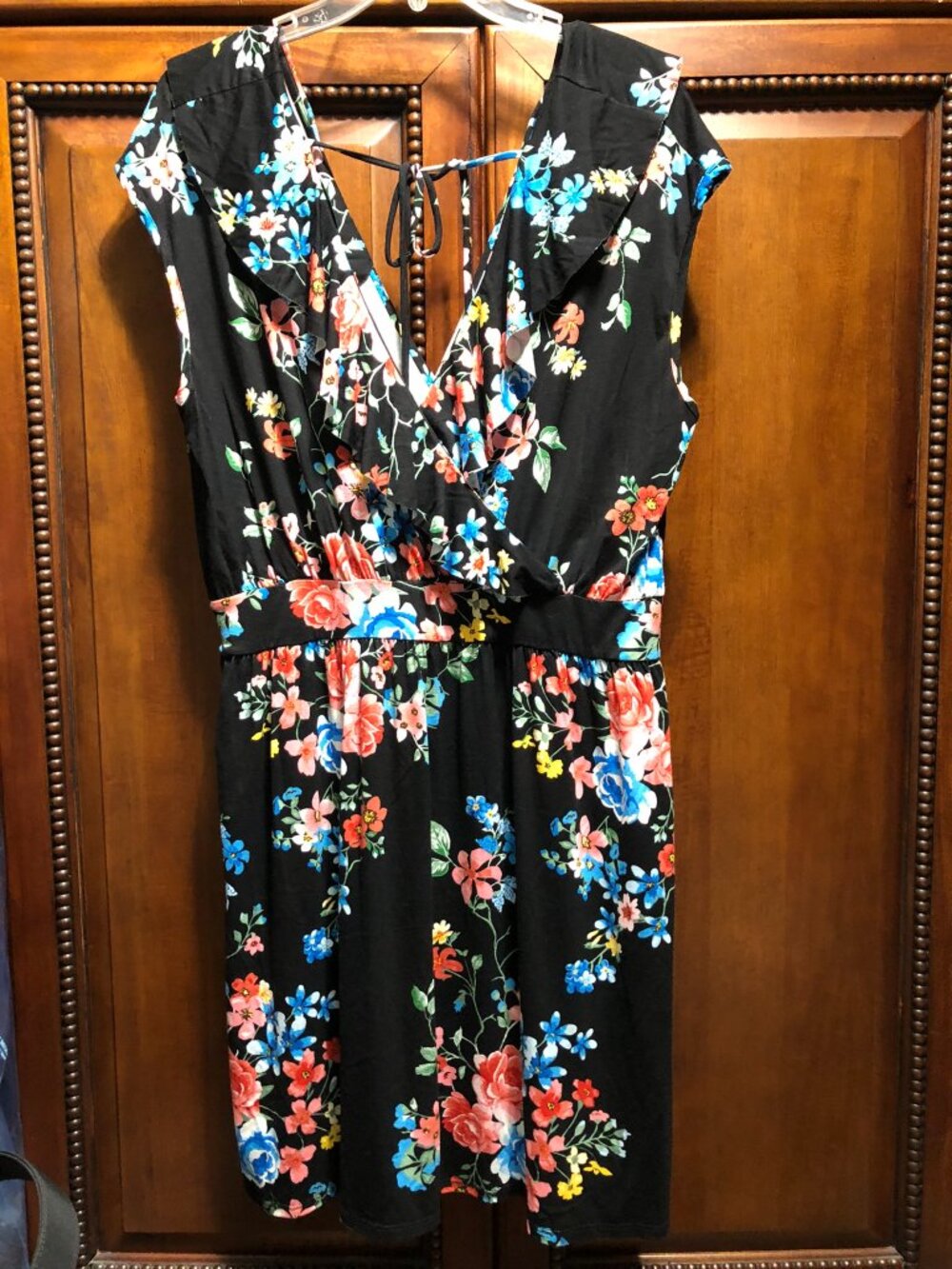 Curvy Sense 2X Black Floral Faux Wrap Ruffle Neck Tie Back Jersey Dress